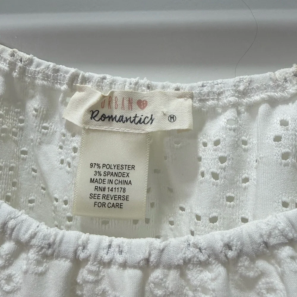 URBAN Romantics White Eyelet Blouse - Picture 2 of 3